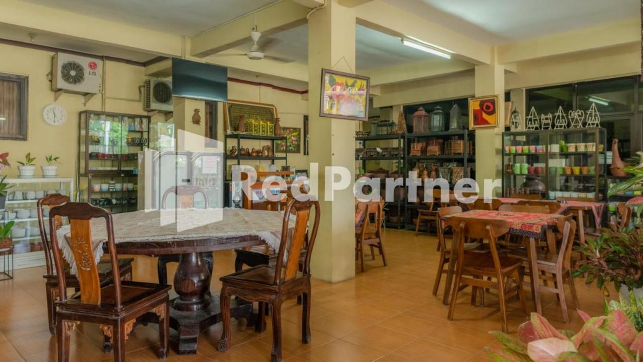 Vandhela Homestay Syariah Mitra Reddoorz Surabaya Exterior foto