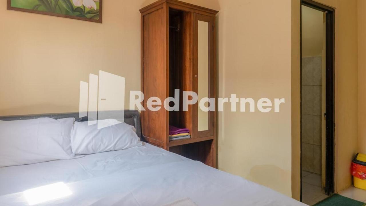 Vandhela Homestay Syariah Mitra Reddoorz Surabaya Exterior foto