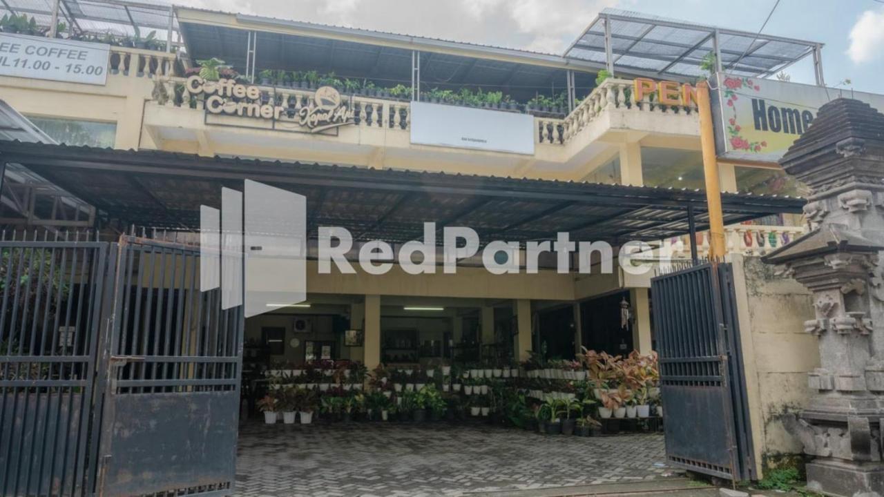 Vandhela Homestay Syariah Mitra Reddoorz Surabaya Exterior foto