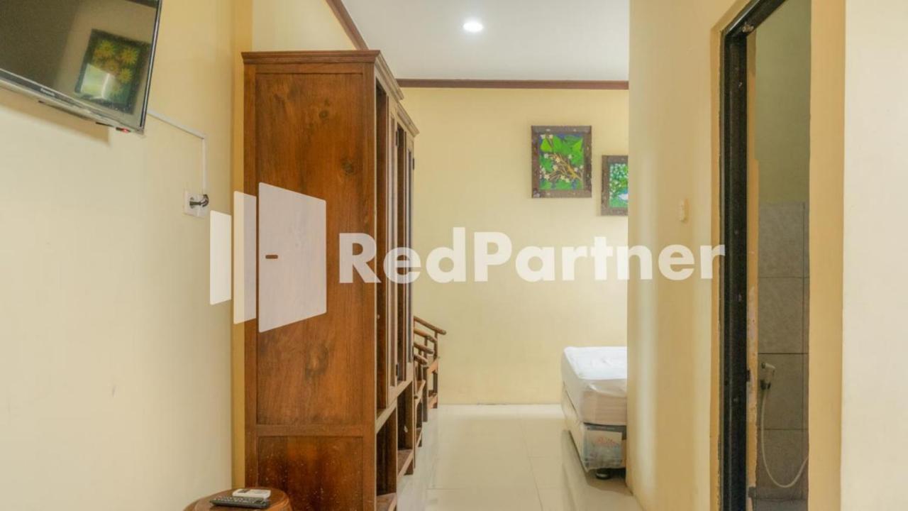 Vandhela Homestay Syariah Mitra Reddoorz Surabaya Exterior foto