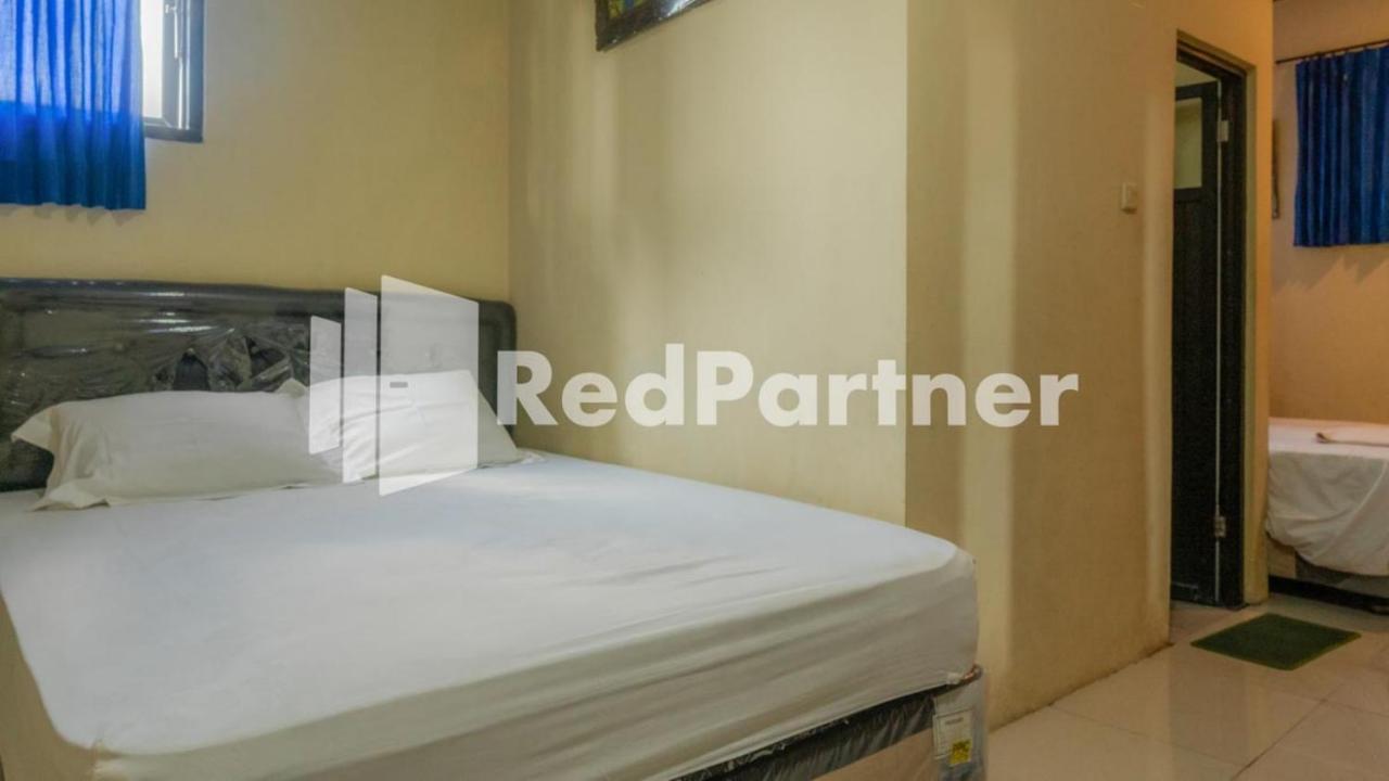 Vandhela Homestay Syariah Mitra Reddoorz Surabaya Exterior foto