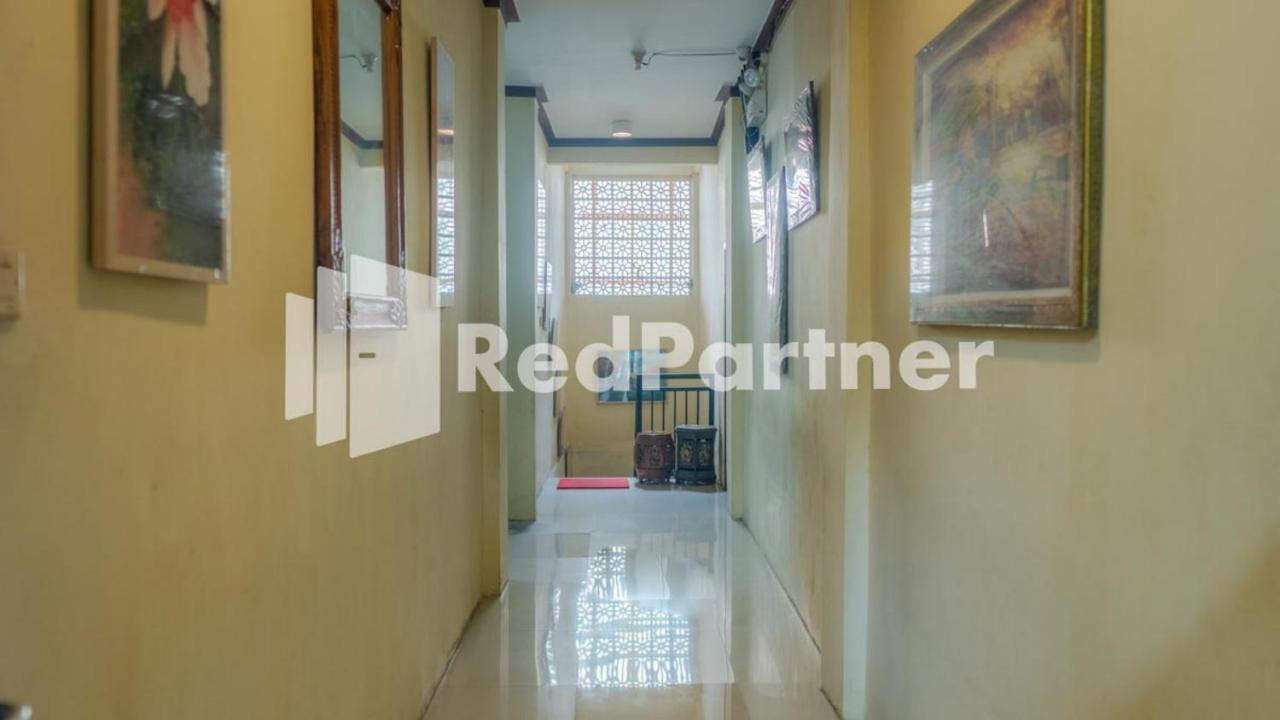 Vandhela Homestay Syariah Mitra Reddoorz Surabaya Exterior foto