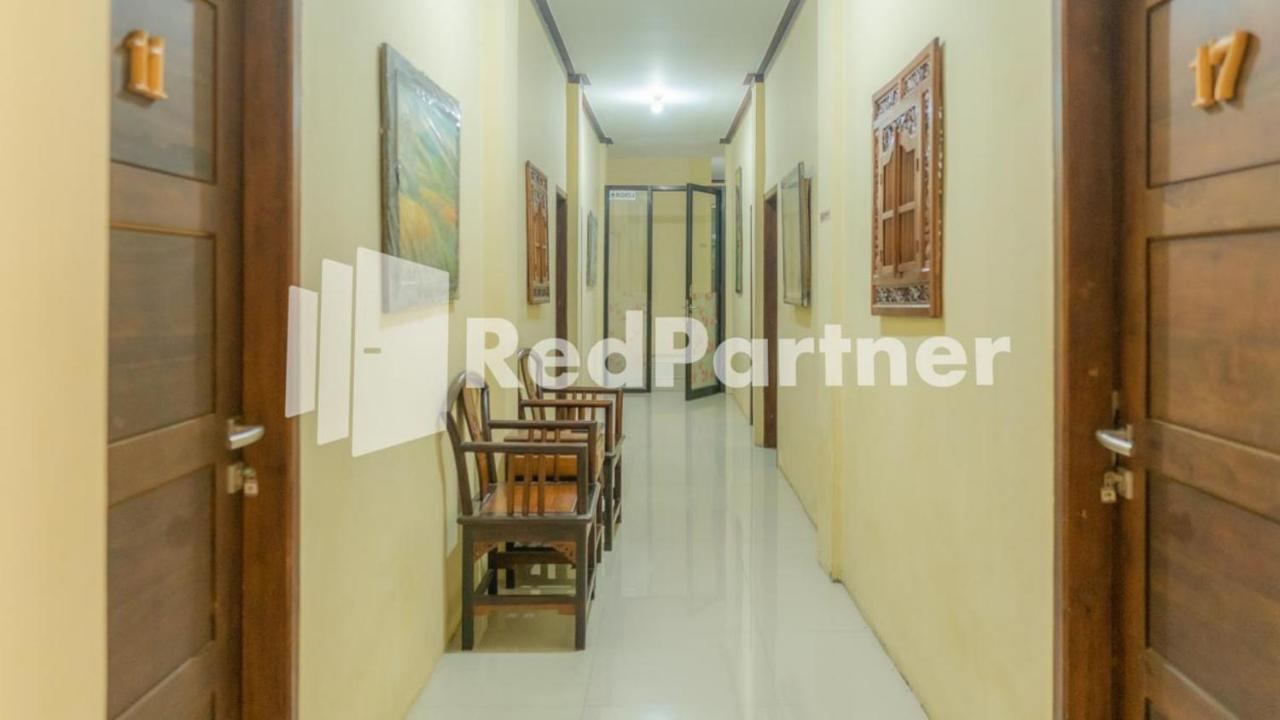 Vandhela Homestay Syariah Mitra Reddoorz Surabaya Exterior foto